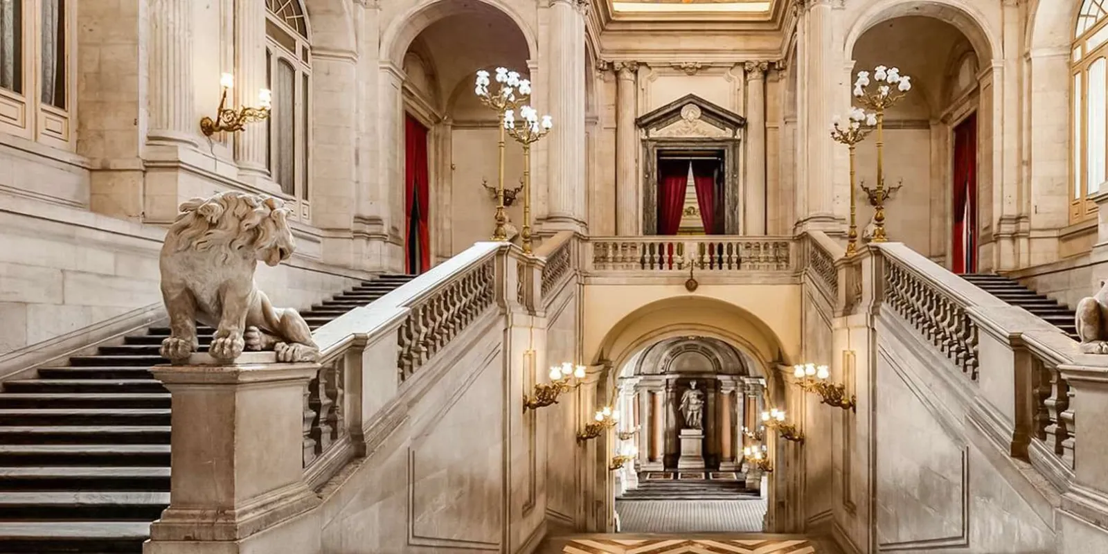 The grand staircase and stone balustrades
